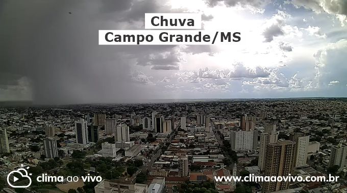 Na imagem mostra o início da pancada de chuva em Campo Grande/MS